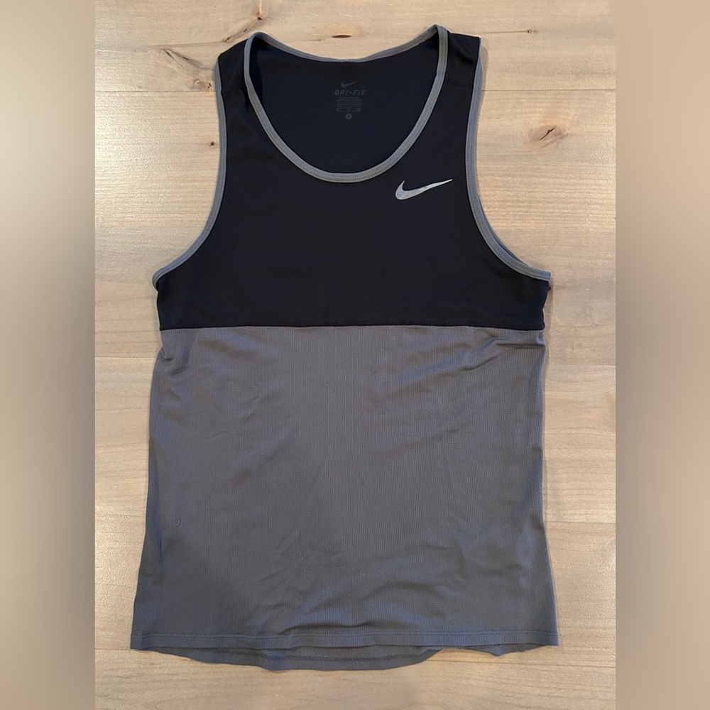 Nike DRI-FIT tank top - Size Small